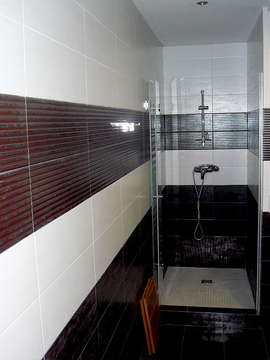 Deze 4-slaapkamer designvilla van 242 m2 staat op korte afstand van zee en dorp!