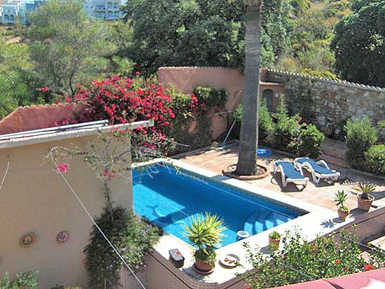 Te koop van Nederlandse eigenaar: ruime villa op korte afstand van Marbella, vlak bij zee!