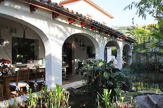 Een zeer luxe woning aan de rand van Moraira