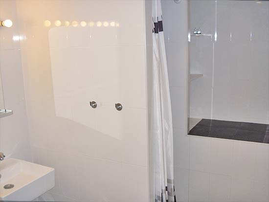 Heerlijk woonhuis van 330 m2 op toplocatie met 6 slaapkamers en 3 badkamers!