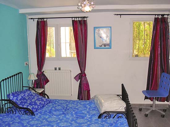 Heerlijk woonhuis van 330 m2 op toplocatie met 6 slaapkamers en 3 badkamers!