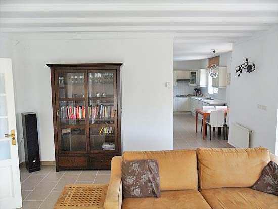 Ruim woon/verhuurhuis op korte afstand van centrum Moraira en strand. Pracht locatie!