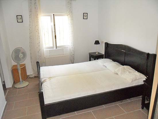 Ruim woon/verhuurhuis op korte afstand van centrum Moraira en strand. Pracht locatie!