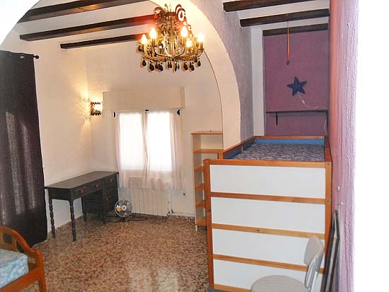 Ruim woon/verhuurhuis op korte afstand van centrum Moraira en strand. Pracht locatie!