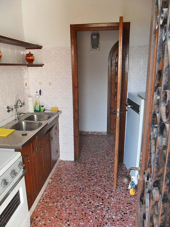 Wie hier wat werk in steekt beschikt over een fraaie woning met super zeezicht voor heel weinig geld.